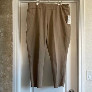 Croft and Barrow Classic Pull On Ankle Mid Rise 18W